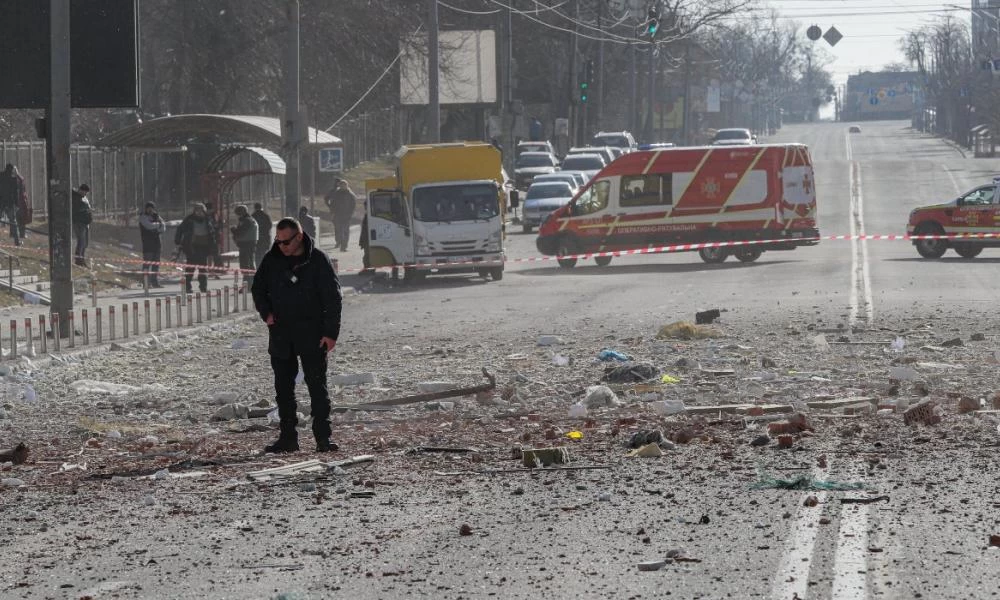 Ισχυρή έκρηξη! Ρουκέτα ανατινάζει κυβερνητικό κτίριο στο Χάρκοβο- Πληροφορίες για νεκρούς(Βίντεο)